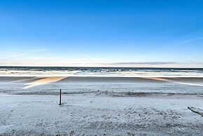Balcony w/ Ocean Views: Daytona Beach Gem w/ Perks