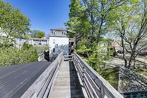 Explore Dtwn, Parks & Colleges: Cozy Worcester Apt