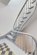 Explore Dtwn, Parks & Colleges: Cozy Worcester Apt