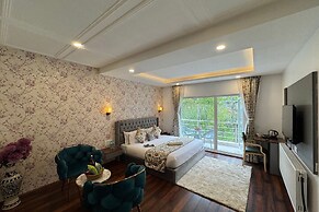 MOUSTACHE HOSTEL PAHALGAM