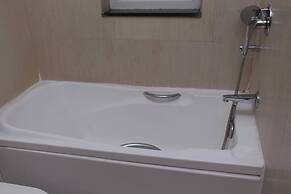 Luxury Serviced Apartment Near Medanta Medicity