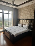 Luxury Serviced Apartment Near Medanta Medicity