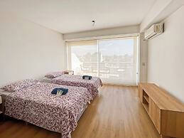 Studio Apartment on 13th Floor With Balcony Terrace