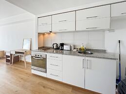 Studio Apartment on 13th Floor With Balcony Terrace