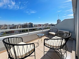 Studio Apartment on 13th Floor With Balcony Terrace