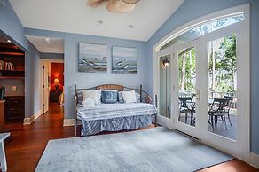 11 Cedar Waxwing at The Sea Pines Resort