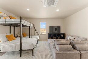 Alys At Desert Color 4 Bedroom Townhouse