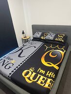 Modern & Cosey 4bedroom House Walk to Beach