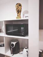 Modern & Cosey 4bedroom House Walk to Beach