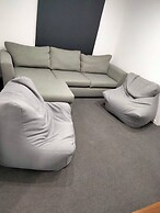 Modern & Cosey 4bedroom House Walk to Beach