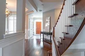 Stylish 4BR Oasis Peaceful Mississauga Location