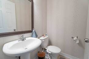 Stylish 4BR Oasis Peaceful Mississauga Location