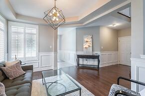 Stylish 4BR Oasis Peaceful Mississauga Location