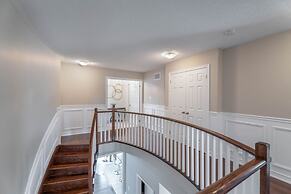 Stylish 4BR Oasis Peaceful Mississauga Location