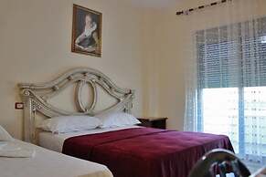 Risus Hotel