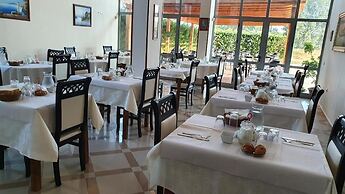 Risus Hotel