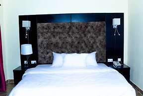 MAINSTAY LUXURY APARTMENTS