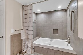 2385 Lighthouse Tennis at The Sea Pines Resort