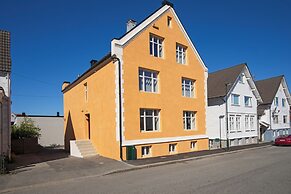 Central Guest House - Private bedroom