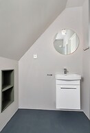 Central Guest House - Private bedroom