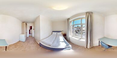 Central Guest House - Private bedroom