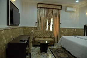 Plot 400 Luxury Apartments