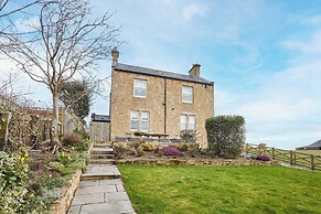 Mount Cottage, 5-beds, Sleeps 10, Pet Friendly