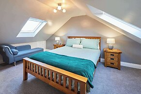 Mount Cottage, 5-beds, Sleeps 10, Pet Friendly