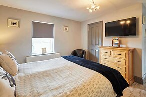 Mount Cottage, 5-beds, Sleeps 10, Pet Friendly