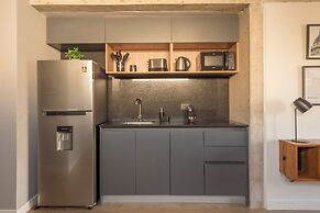 Local Stunning Gem in heart Palermo P6C