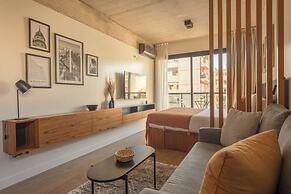 Local Stunning Gem in heart Palermo P6C