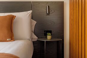 Local Stunning Gem in heart Palermo P6C