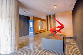 Local Stunning Gem in heart Palermo P6C