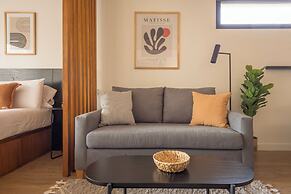 Local Stunning Gem in heart Palermo P6C