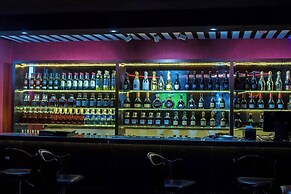 Askamaya Hotel and Suites