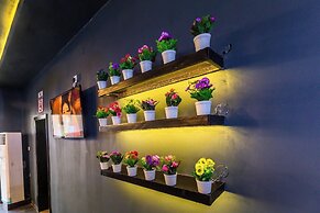 Askamaya Hotel and Suites