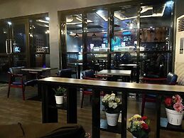 Askamaya Hotel and Suites