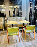 Askamaya Hotel and Suites