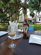 The LOCH Hotel Bondo