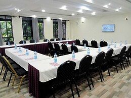 The LOCH Hotel Bondo