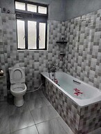 The LOCH Hotel Bondo