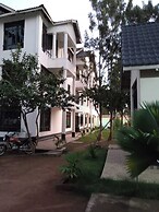 The LOCH Hotel Bondo