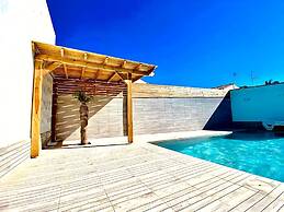 Elegant Twin Villas With Pools & Views