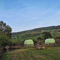 Green Dragon and Kitchen Pod - Sleeps 2 & Parking