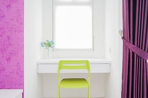 Homey Studio Apartment with Pool View at Springwood Residence