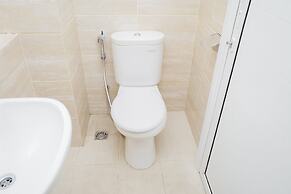 Homey Studio Apartment with Pool View at Springwood Residence