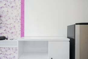 Homey Studio Apartment with Pool View at Springwood Residence