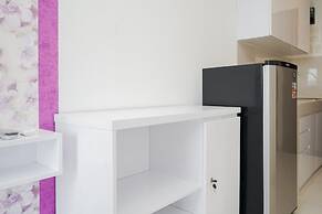 Homey Studio Apartment with Pool View at Springwood Residence