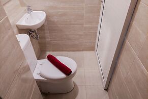 Simply Good Studio Apartment at Springwood Residence