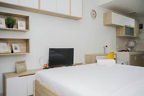 Relaxing Studio Apartment Springwood Residence Tangerang